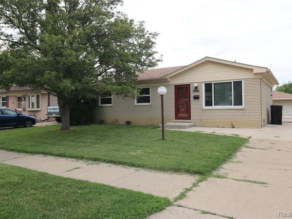 27206 Perry Street, Roseville, MI 48066