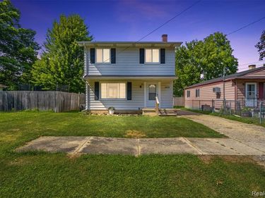 1405 E Williamson Street, Burton, MI 48529