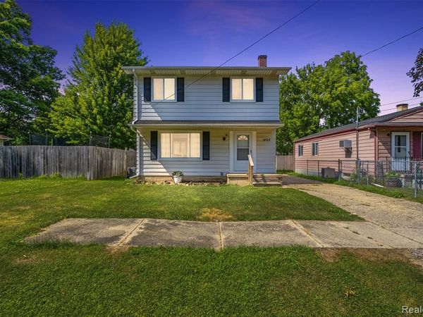 1405 E Williamson Street, Burton, MI 48529