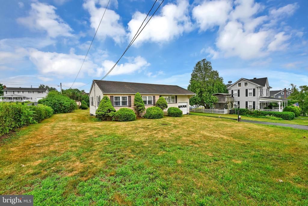 206 TYSON STREET, NEW RINGGOLD, PA 17960