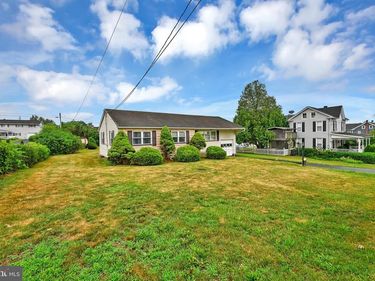 206 TYSON STREET, NEW RINGGOLD, PA 17960