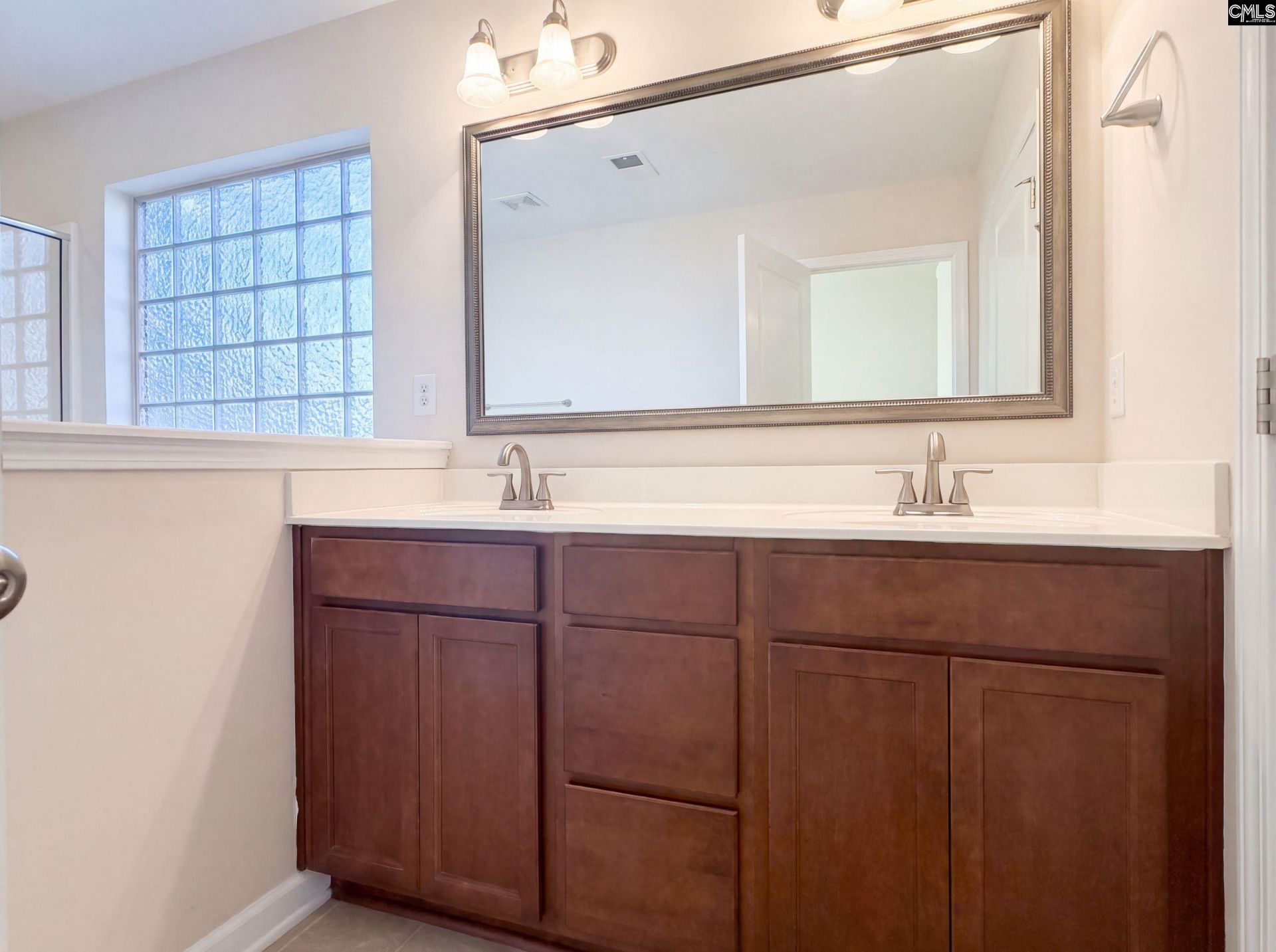 152 Castlefield Drive  Photo 18