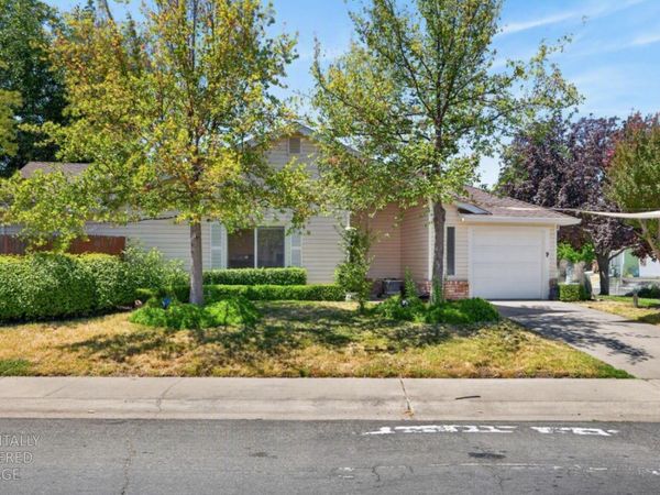 8024 Deer Lake Dr, Sacramento, CA 95823