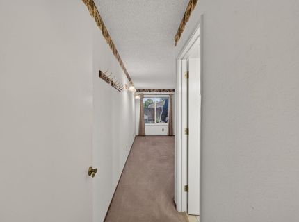 8024 Deer Lake Dr, Sacramento, CA 95823 Photo