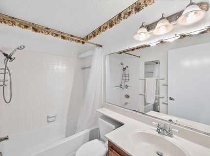 8024 Deer Lake Dr, Sacramento, CA 95823 Photo