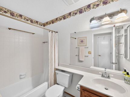8024 Deer Lake Dr, Sacramento, CA 95823 Photo