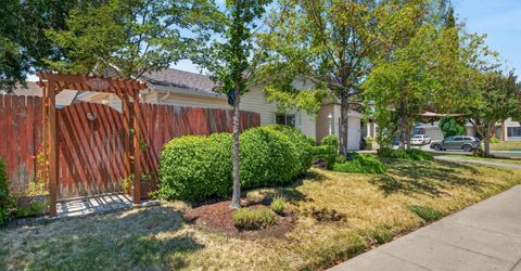 8024 Deer Lake Dr, Sacramento, CA 95823 Photo