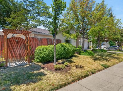 8024 Deer Lake Dr, Sacramento, CA 95823 Photo