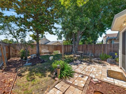 8024 Deer Lake Dr, Sacramento, CA 95823 Photo