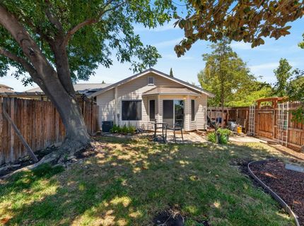 8024 Deer Lake Dr, Sacramento, CA 95823 Photo
