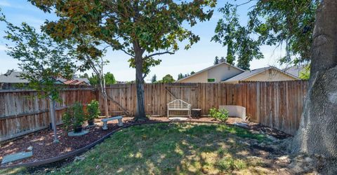 8024 Deer Lake Dr, Sacramento, CA 95823 Photo