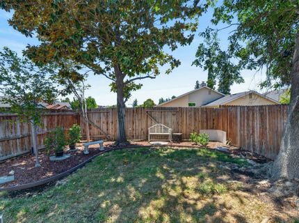 8024 Deer Lake Dr, Sacramento, CA 95823 Photo