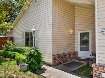 8024 Deer Lake Dr, Sacramento, CA 95823 Photo