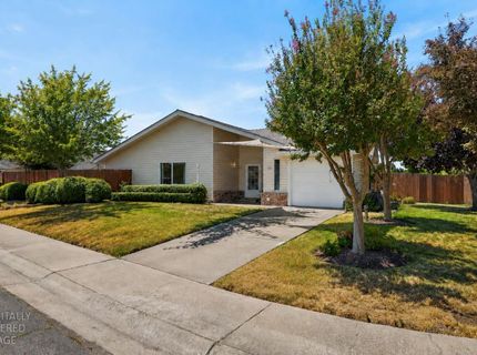 8024 Deer Lake Dr, Sacramento, CA 95823 Photo