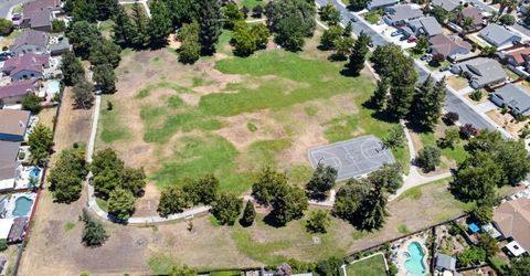 8024 Deer Lake Dr, Sacramento, CA 95823 Photo