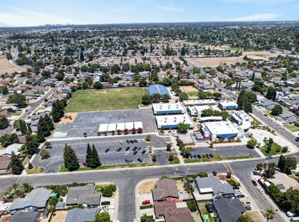 8024 Deer Lake Dr, Sacramento, CA 95823 Photo