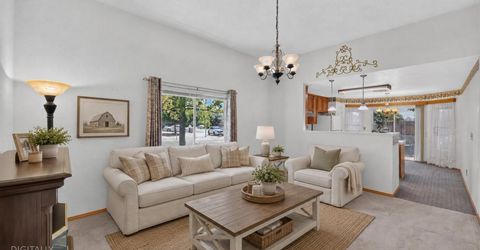 8024 Deer Lake Dr, Sacramento, CA 95823 Photo
