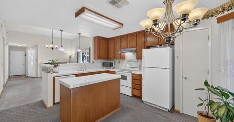 8024 Deer Lake Dr, Sacramento, CA 95823 Photo