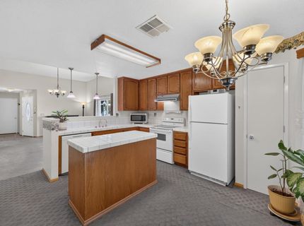 8024 Deer Lake Dr, Sacramento, CA 95823 Photo