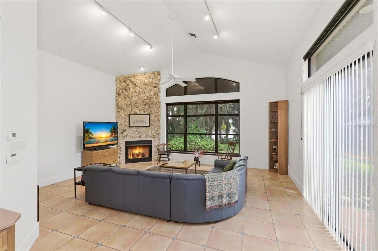 9813 Lake Georgia Drive, Orlando, FL 32817 Photo