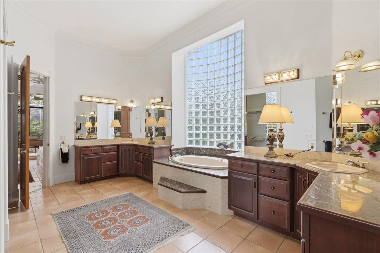 9813 Lake Georgia Drive, Orlando, FL 32817 Photo