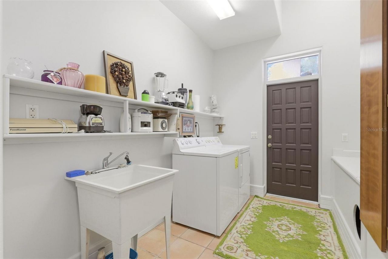 9813 Lake Georgia Drive, Orlando, FL 32817 Photo