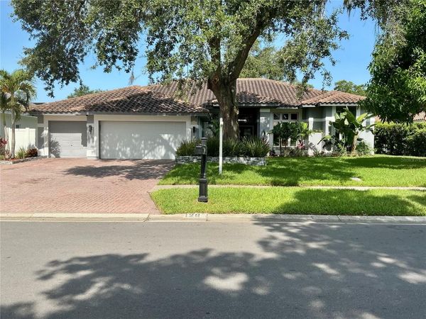 126 OLD OAK CIRCLE , PALM HARBOR, FL 34683