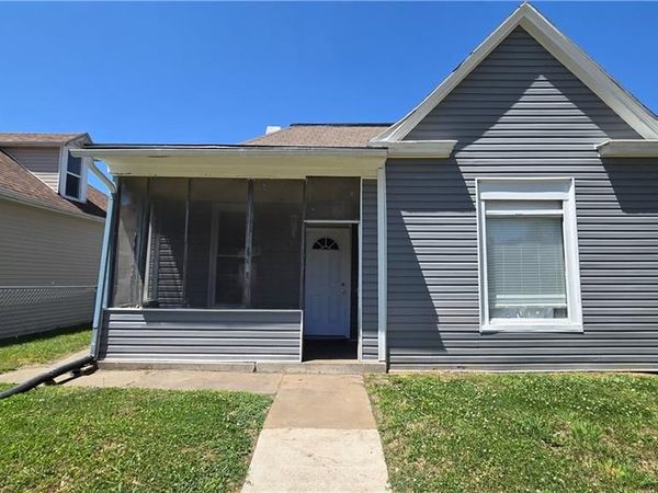 2316 S 10 Street, St Joseph, MO 64503