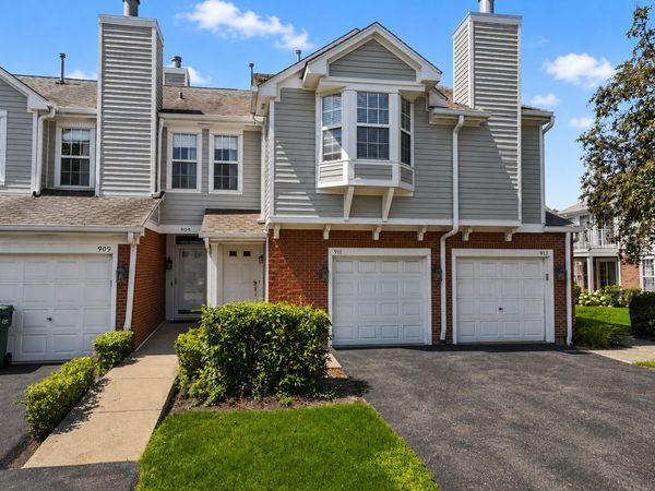 911 Sparta Court , Vernon Hills, IL 60061