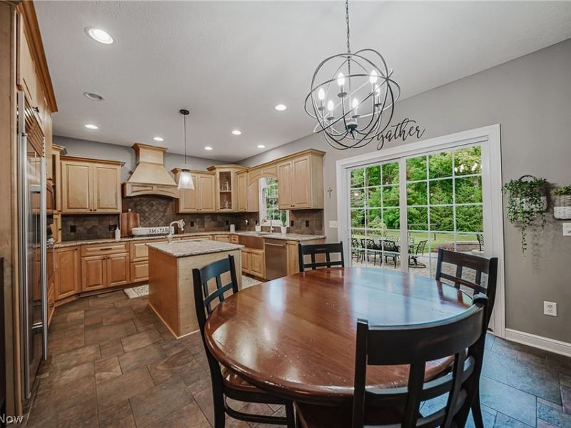 985 W Martin Avenue, Amherst, OH 44001 Photo 14
