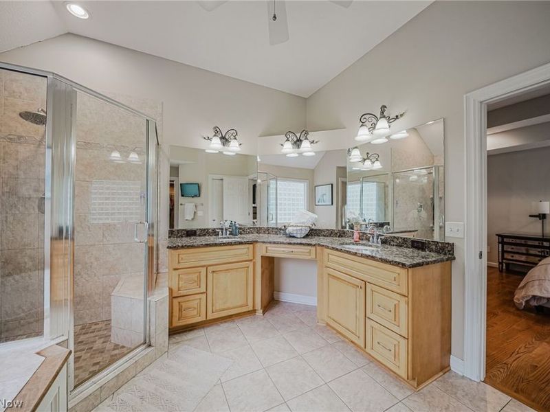 985 W Martin Avenue, Amherst, OH 44001 Photo 24