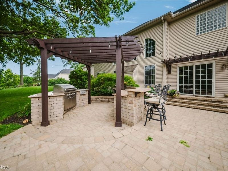985 W Martin Avenue, Amherst, OH 44001 Photo 3