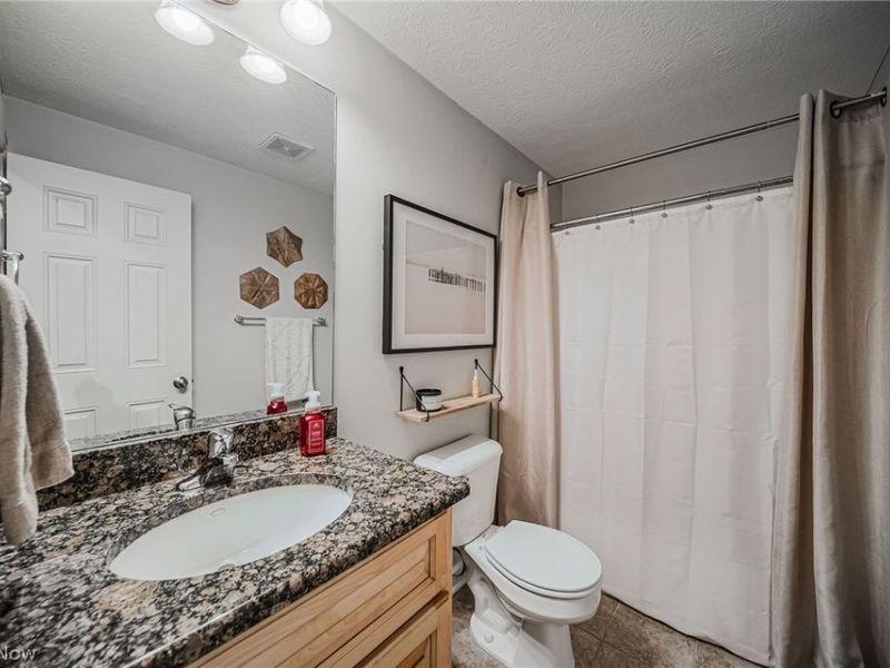985 W Martin Avenue, Amherst, OH 44001 Photo 37