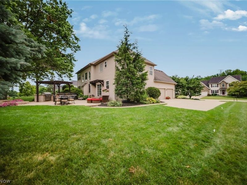 985 W Martin Avenue, Amherst, OH 44001 Photo 4