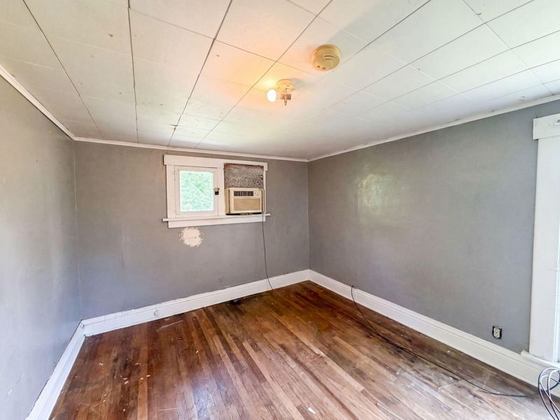 2670 Fern Avenue, Columbus, OH 43211 Photo 4