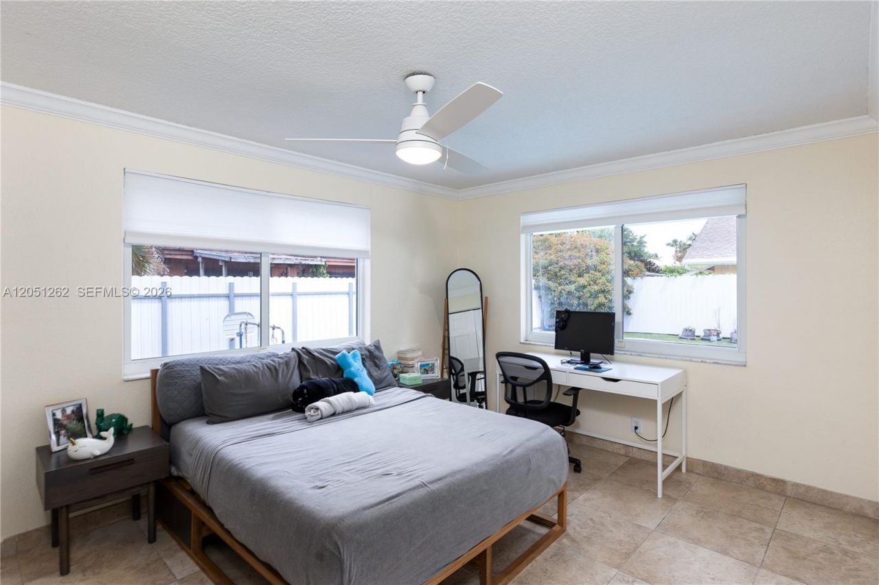 2400 NW 103rd Ave , Pembroke Pines, FL 33026 Photo