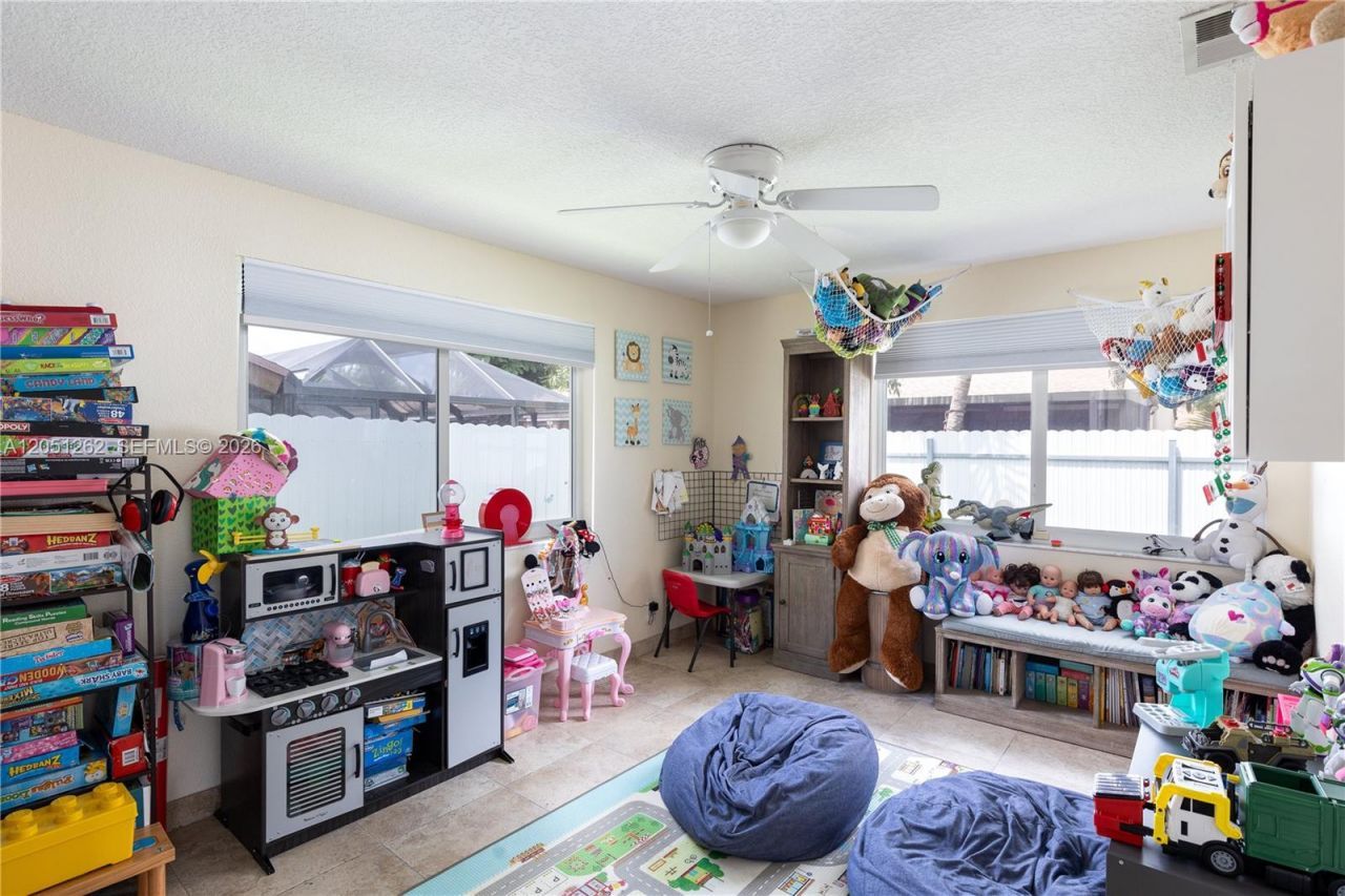 2400 NW 103rd Ave , Pembroke Pines, FL 33026 Photo