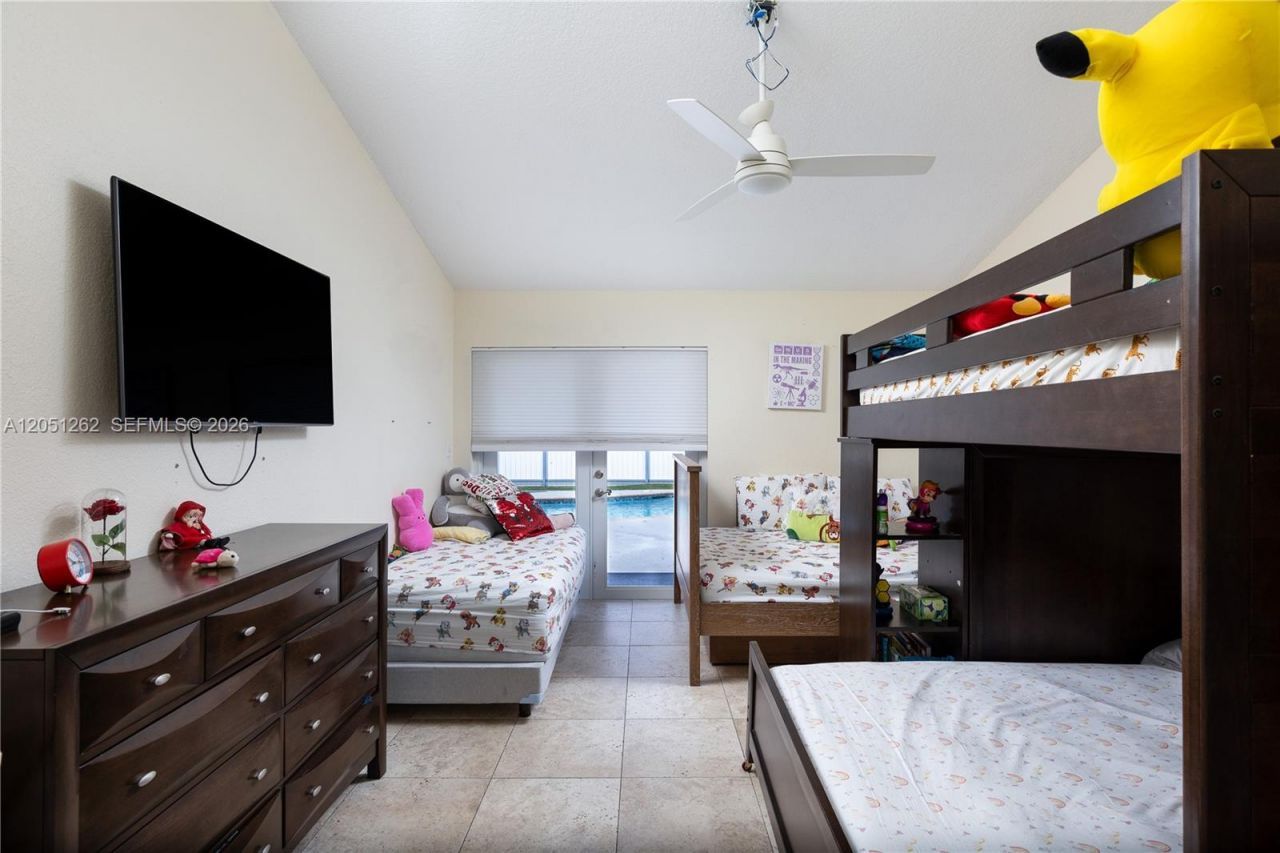 2400 NW 103rd Ave , Pembroke Pines, FL 33026 Photo