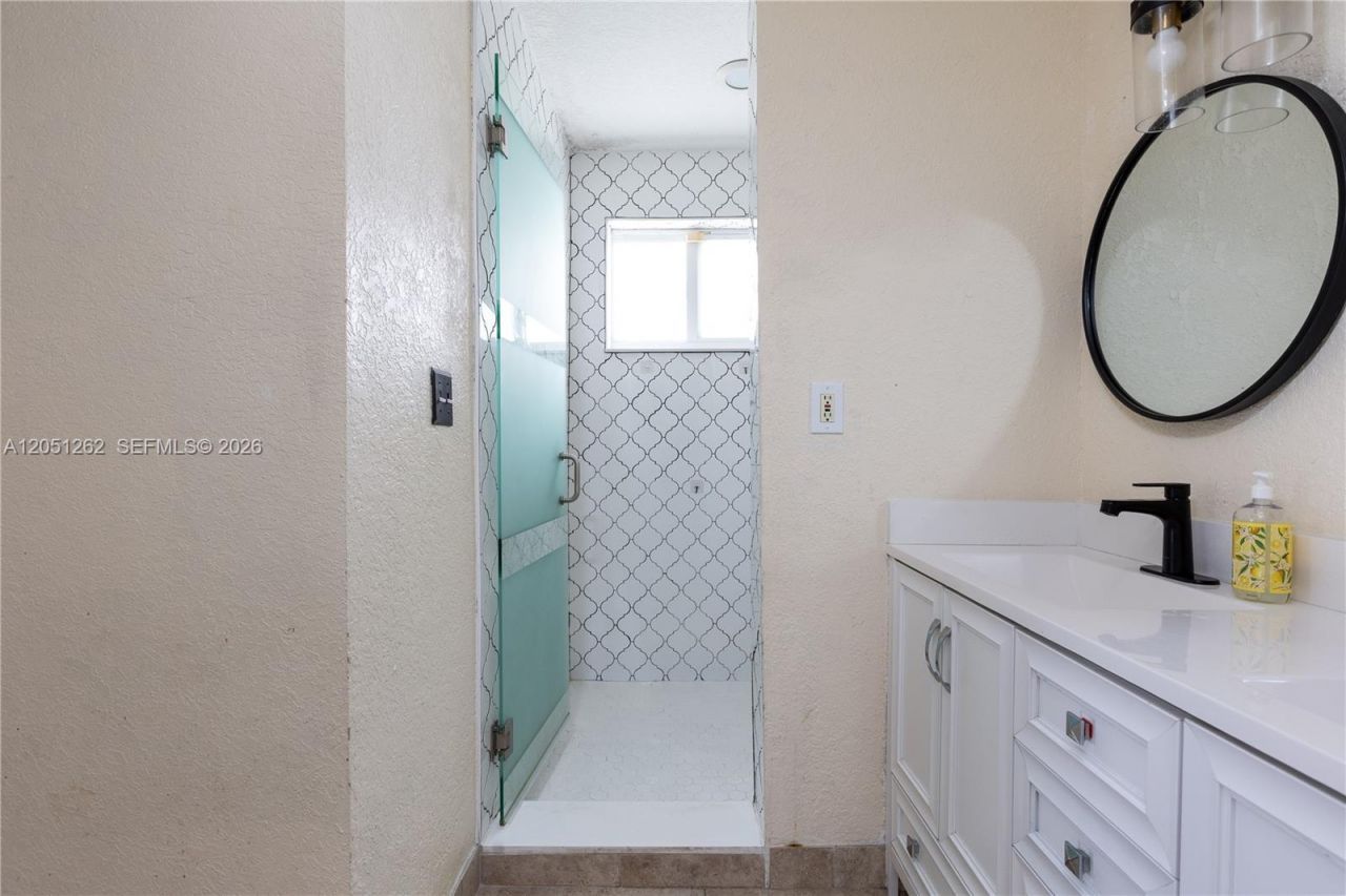 2400 NW 103rd Ave , Pembroke Pines, FL 33026 Photo