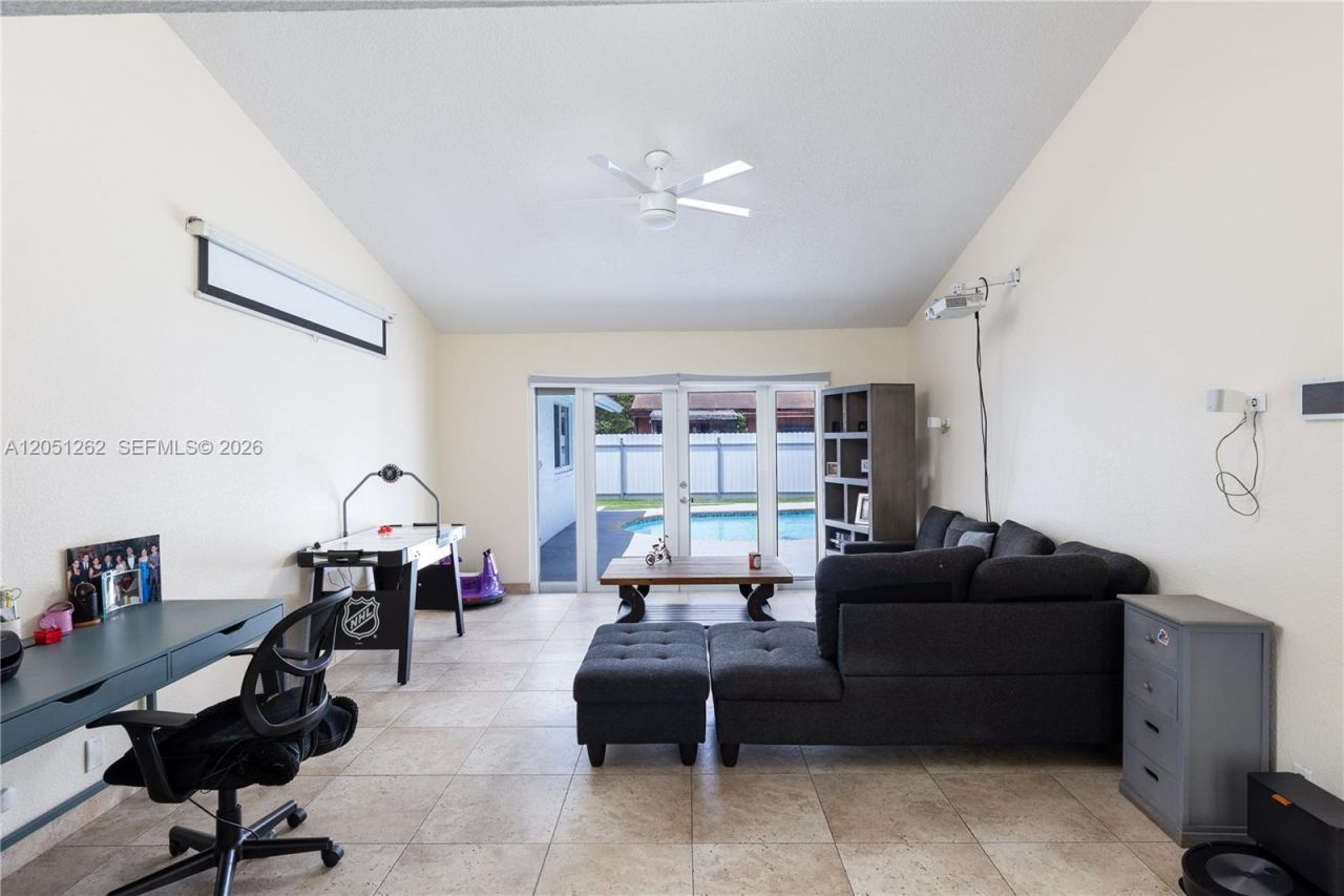 2400 NW 103rd Ave , Pembroke Pines, FL 33026 Photo