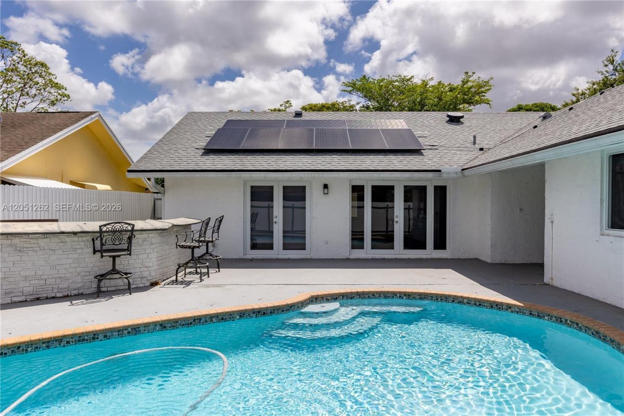 2400 NW 103rd Ave , Pembroke Pines, FL 33026 Photo