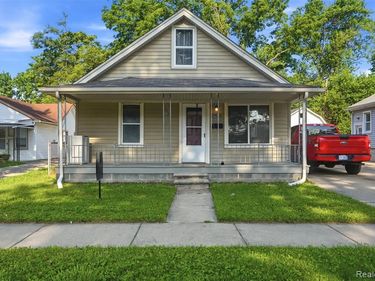 27085 Dartmouth Street, Madison Heights, MI 48071