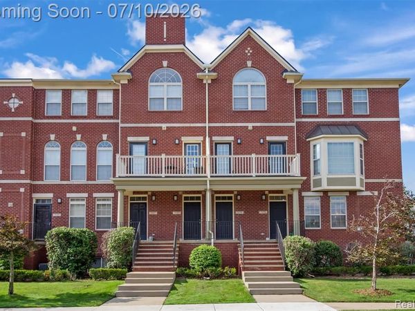 3175 Camden Drive, Troy, MI 48084