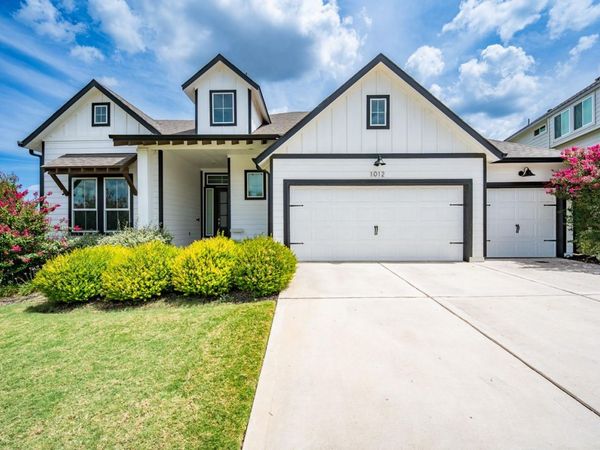 1012 Heartleaf DR, Leander, TX 78641