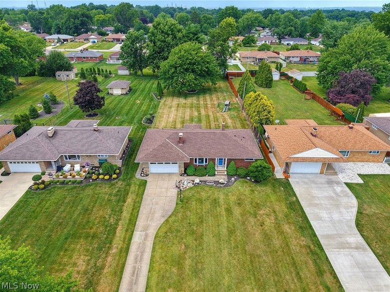 855 Nemet Drive, Seven Hills, OH 44131 Photo 2