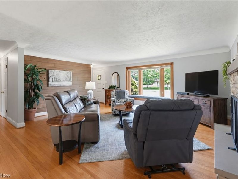 855 Nemet Drive, Seven Hills, OH 44131 Photo 4