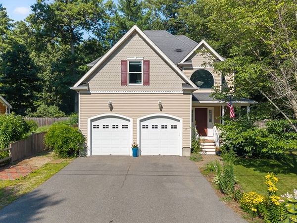 17 Rock Ave, Hudson, MA 01749