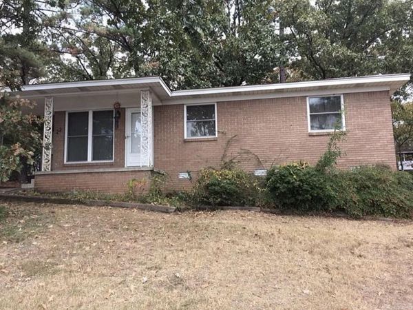 22 Cliffwood Cir, North Little Rock, AR 72118