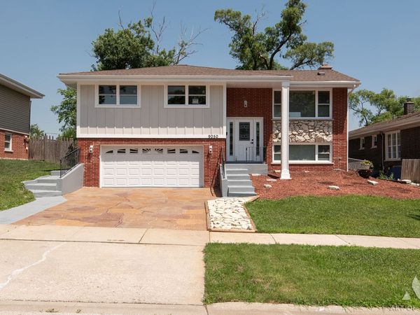9050 W 93rd Street , Hickory Hills, IL 60457