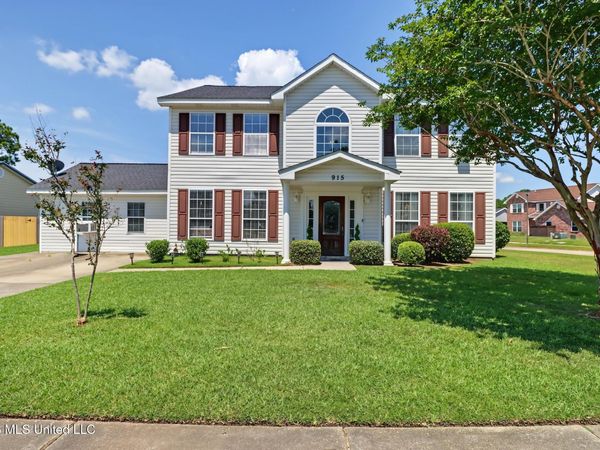 915 Wildwood Lane, Biloxi, MS 39532